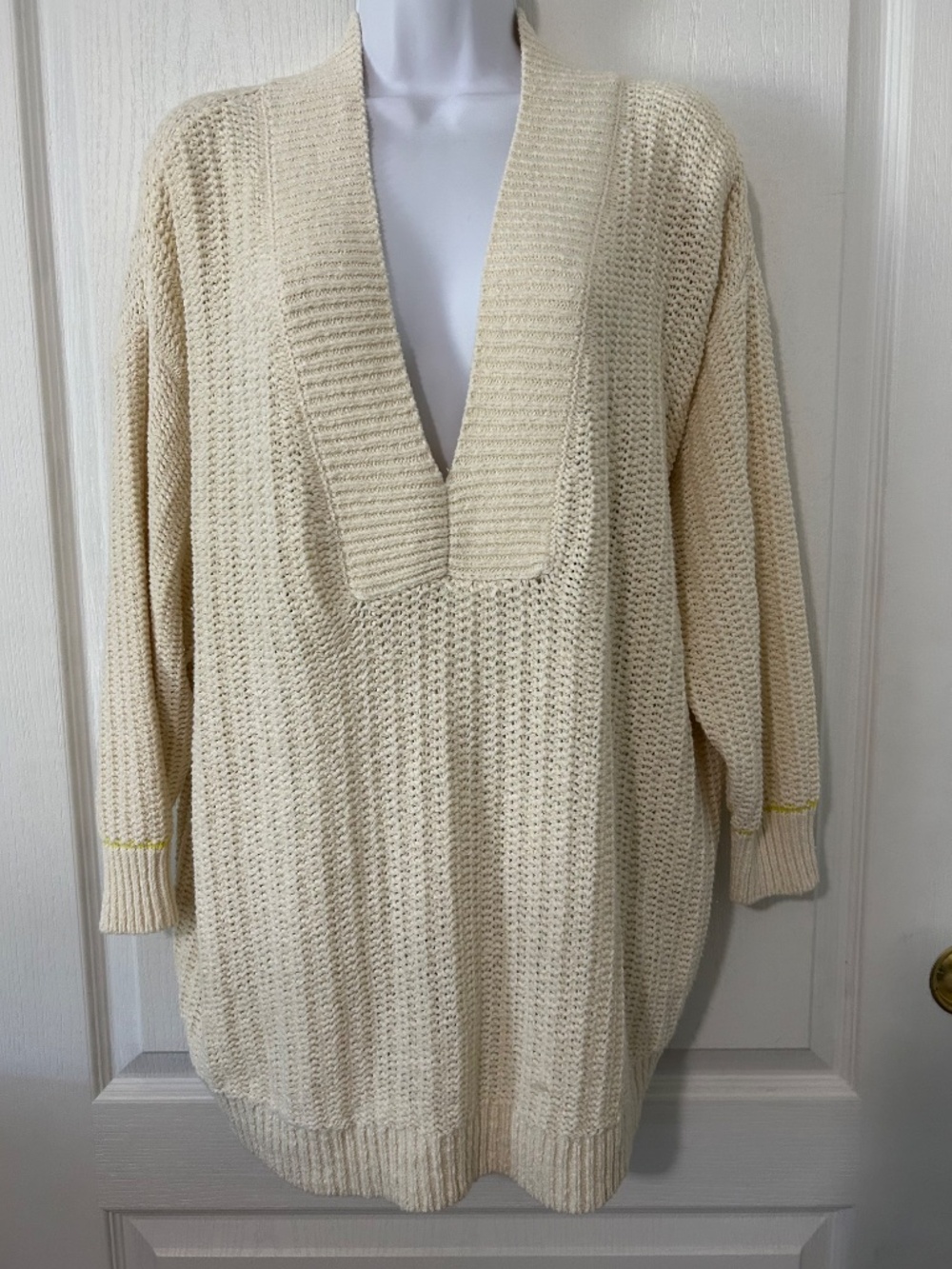 Sweater CABI Croquet V-neck Ivory Fisherman Coastal Preppy
